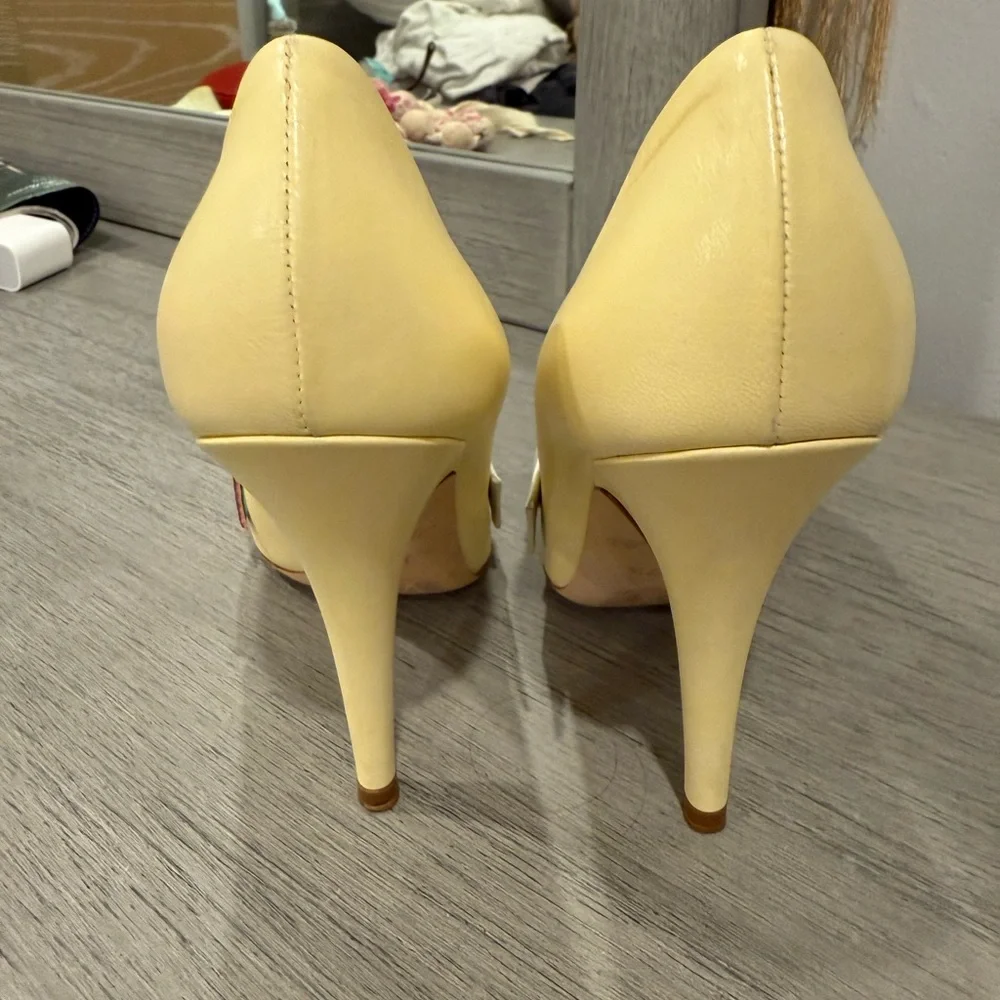 Louis Vuitton Spring 2008 Yellow Leather Crystal Embellished Heels - Picture 7 of 9